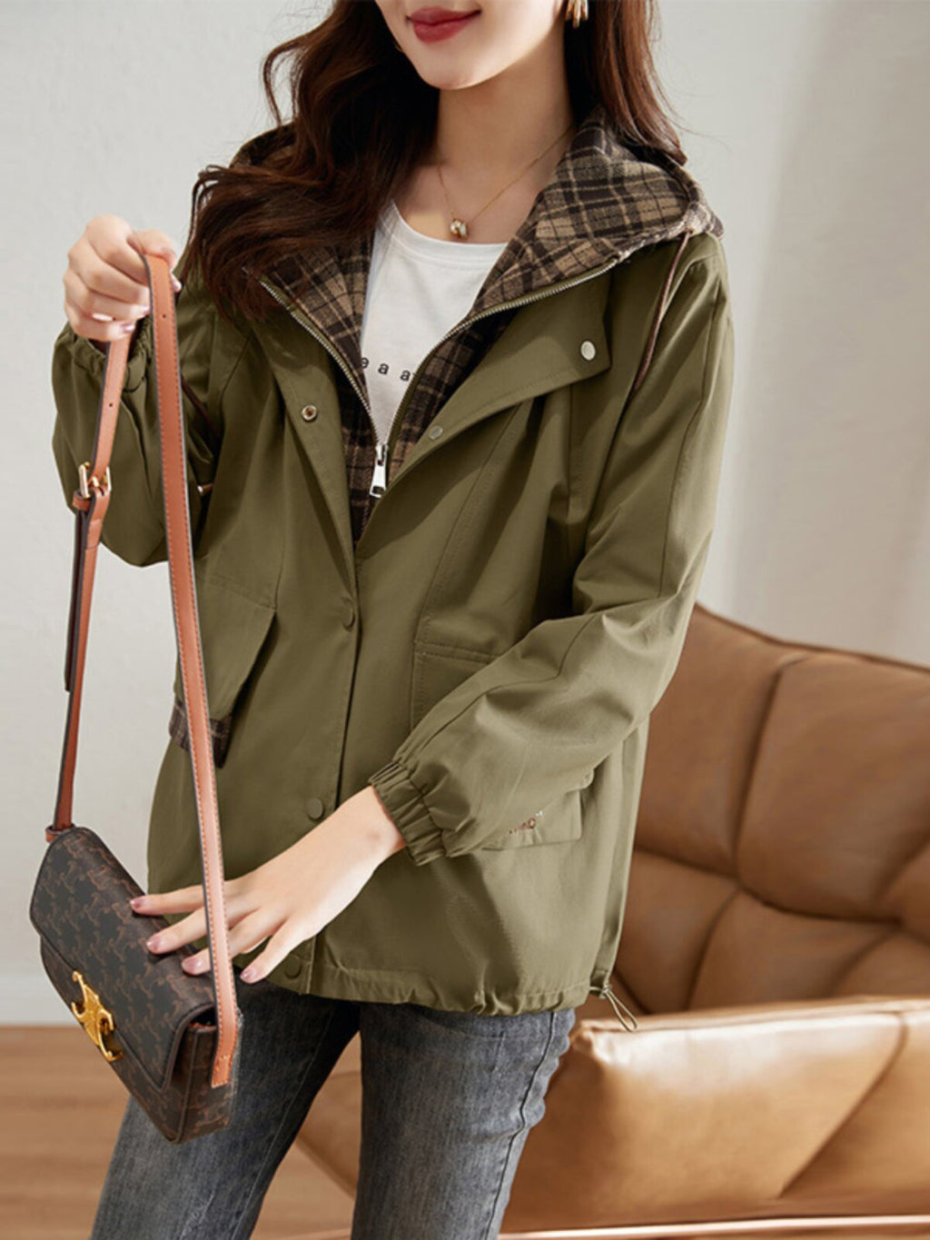 Mid-length loose jacket women's autumn/winter 2026 new fleece thickened cargo trench coat spring and autumn casual jacket
