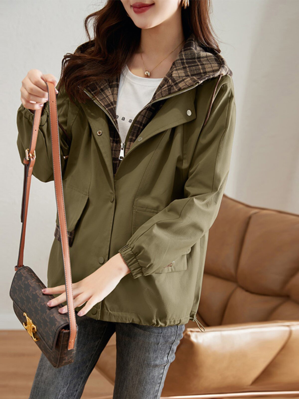 Mid-length loose jacket women's autumn/winter 2026 new fleece thickened cargo trench coat spring and autumn casual jacket